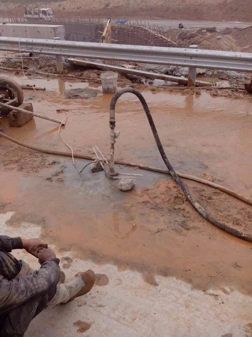 云梦路基压密注浆